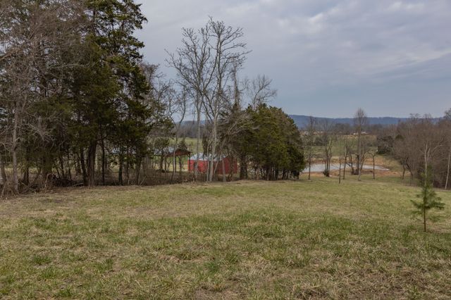 303 Walnut Grove Ln, Mcminnville, TN 37110