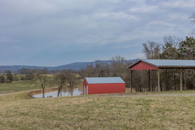 303 Walnut Grove Ln, Mcminnville, TN 37110