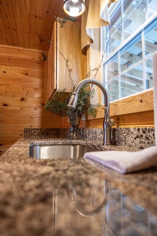 303 Walnut Grove Ln, Mcminnville, TN 37110