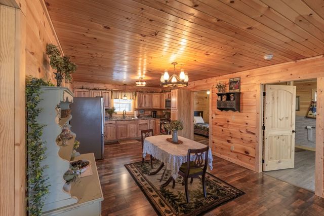 303 Walnut Grove Ln, Mcminnville, TN 37110