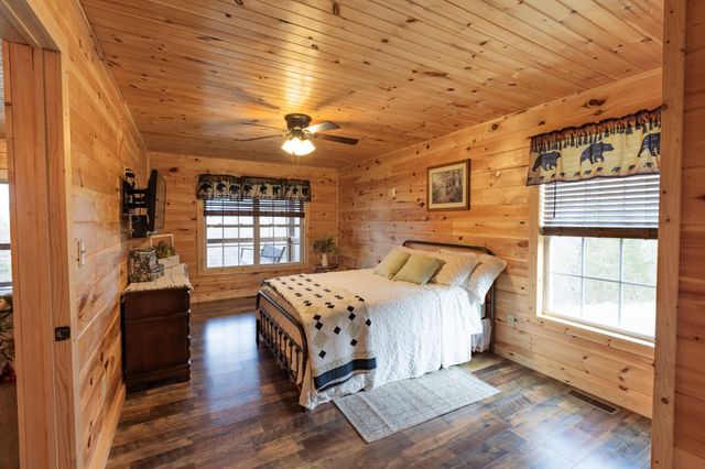 303 Walnut Grove Ln, Mcminnville, TN 37110