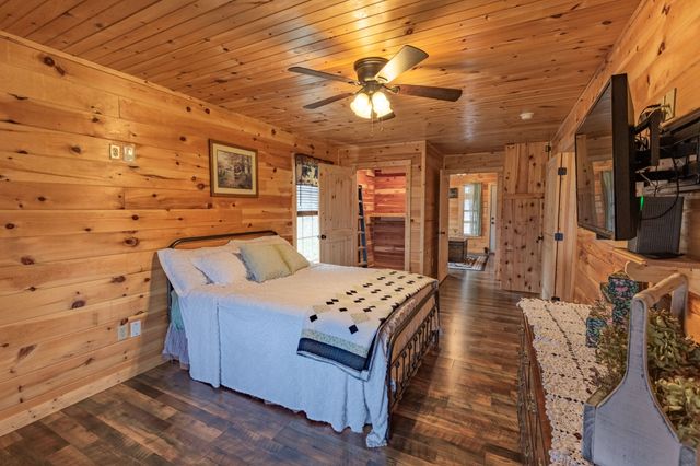 303 Walnut Grove Ln, Mcminnville, TN 37110