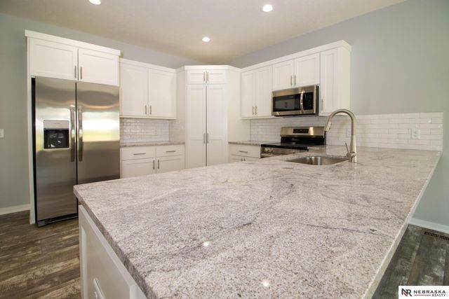 2855 Southern Hills Drive, Blair, NE 68008