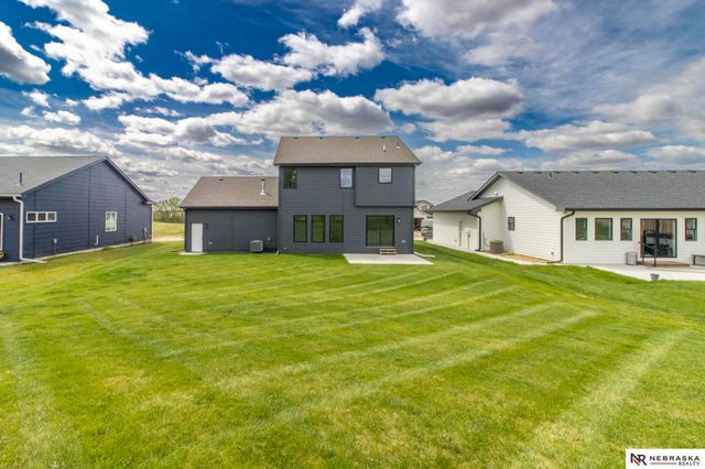 2855 Southern Hills Drive, Blair, NE 68008