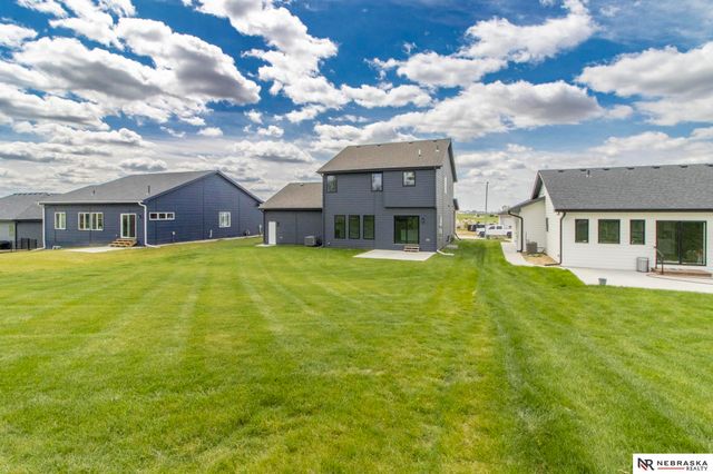 2855 Southern Hills Drive, Blair, NE 68008