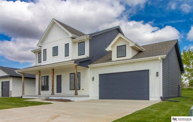 2855 Southern Hills Drive, Blair, NE 68008