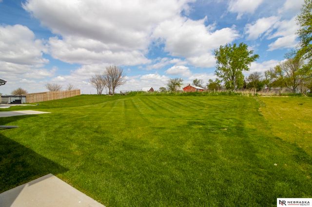 2855 Southern Hills Drive, Blair, NE 68008