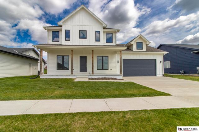 2855 Southern Hills Drive, Blair, NE 68008