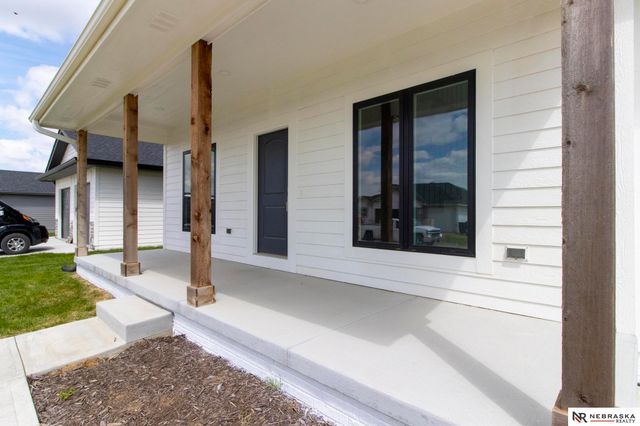 2855 Southern Hills Drive, Blair, NE 68008
