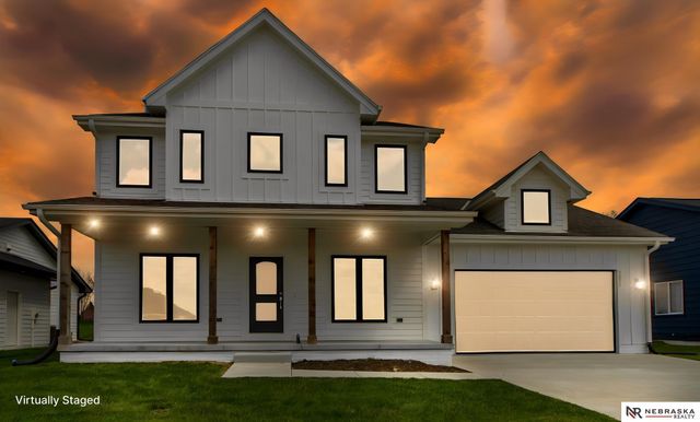 2855 Southern Hills Drive, Blair, NE 68008