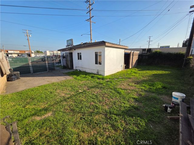 8858 Flower, Bellflower, CA 90706