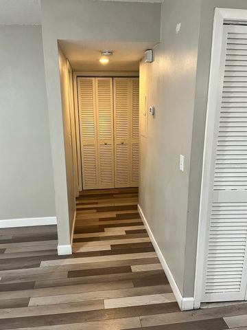 3810 W CLEVELAND STREET B, Tampa, FL 33609