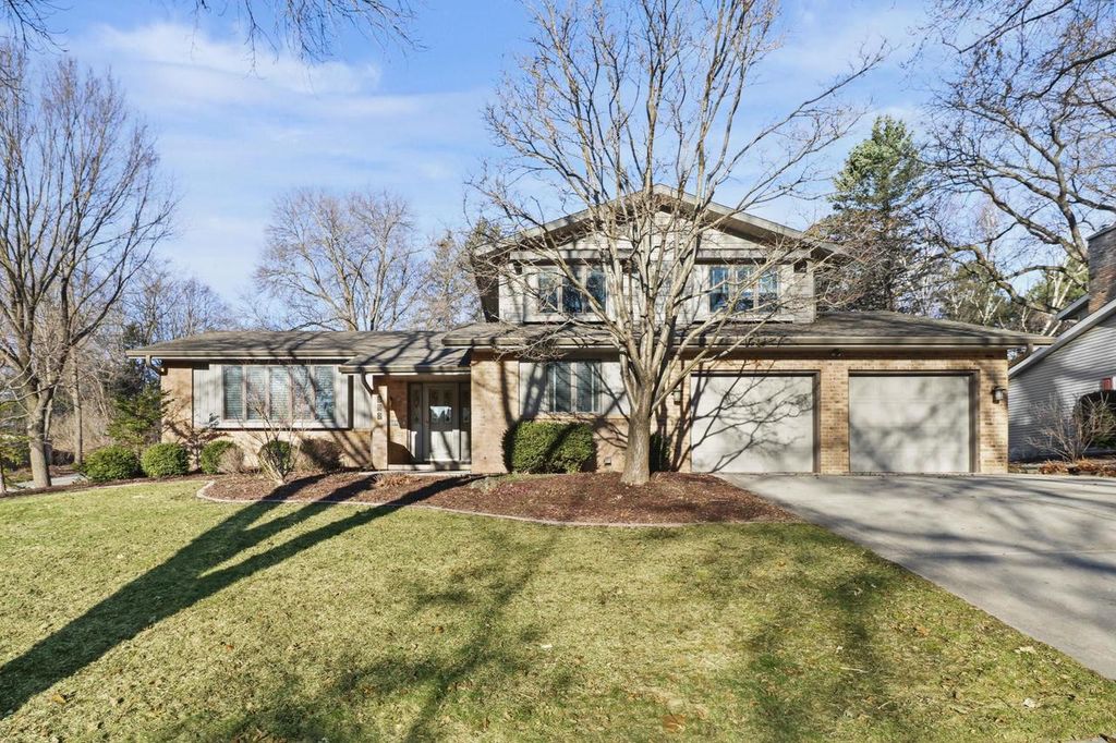 302 Acadia Drive, Madison, WI 53717