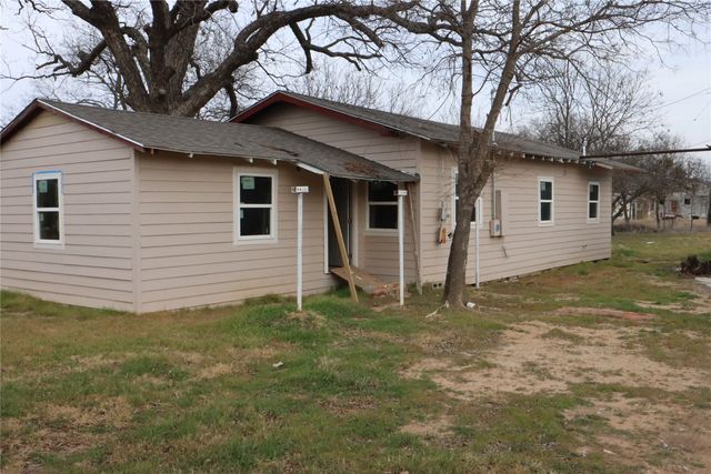 510 N Connellee Avenue, Eastland, TX 76448