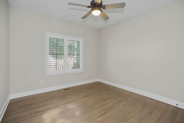 8539 Barstow Street, Lenexa, KS 66219