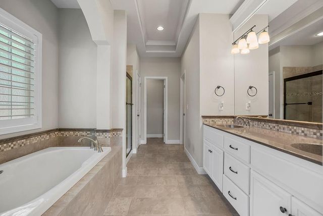 8539 Barstow Street, Lenexa, KS 66219