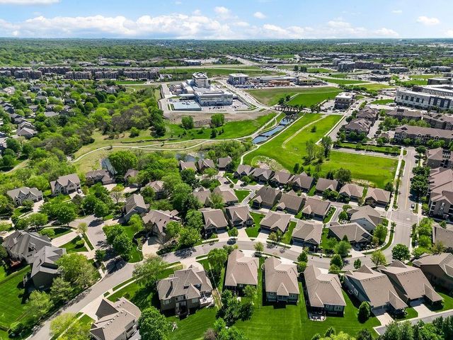 8539 Barstow Street, Lenexa, KS 66219