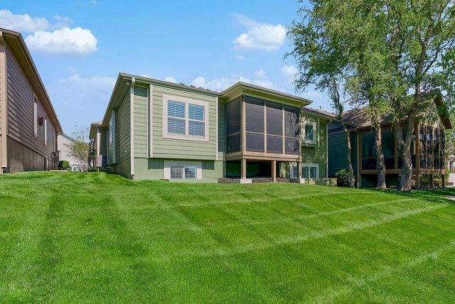 8539 Barstow Street, Lenexa, KS 66219