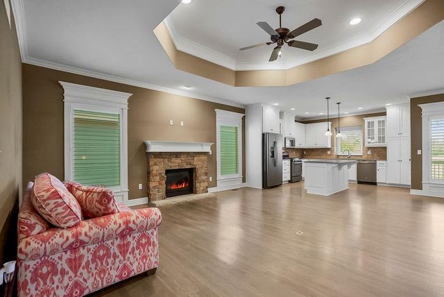 8539 Barstow Street, Lenexa, KS 66219