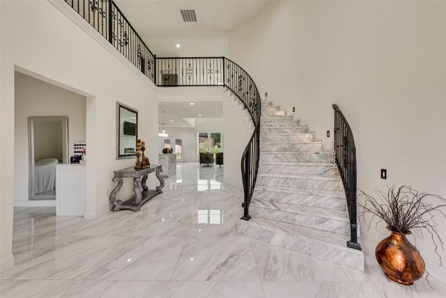 7725 Lakeview Circle, Fort Worth, TX 76179