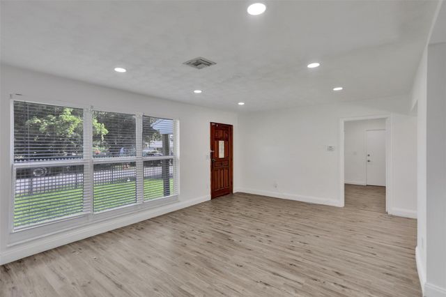 30 NE 139th Street, North Miami, FL 33161