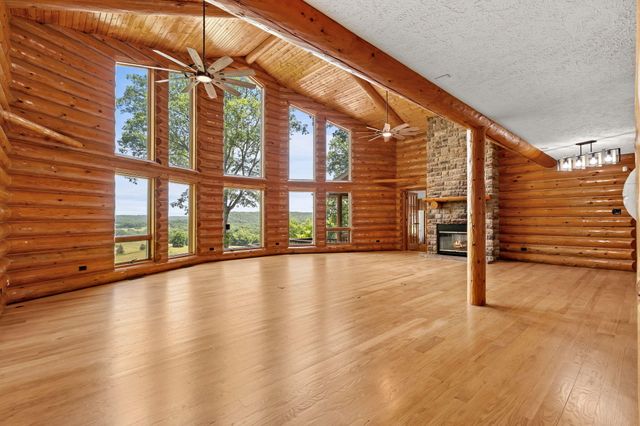 37 Wild Horse Lane, Galena, MO 65656