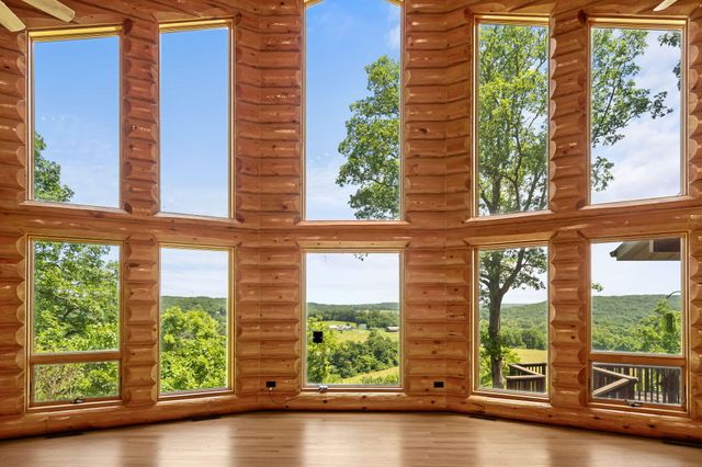 37 Wild Horse Lane, Galena, MO 65656