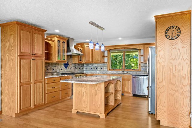37 Wild Horse Lane, Galena, MO 65656