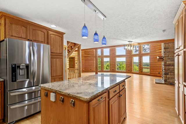 37 Wild Horse Lane, Galena, MO 65656