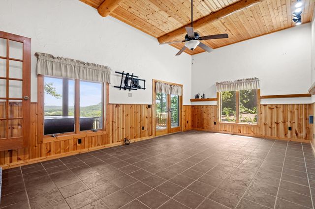 37 Wild Horse Lane, Galena, MO 65656