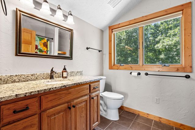37 Wild Horse Lane, Galena, MO 65656