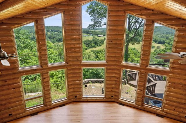 37 Wild Horse Lane, Galena, MO 65656