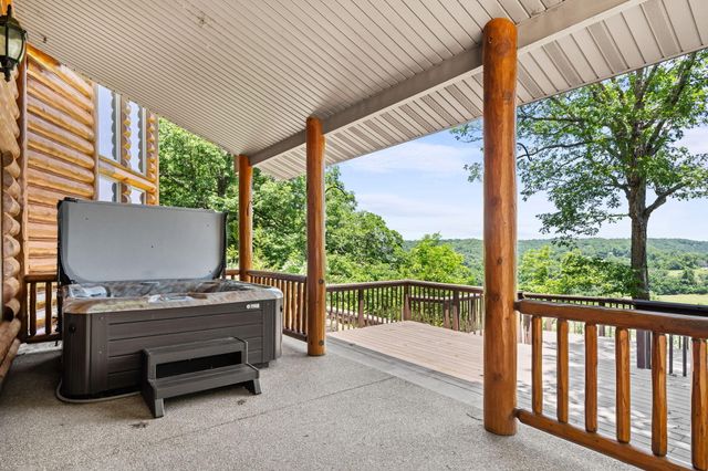 37 Wild Horse Lane, Galena, MO 65656