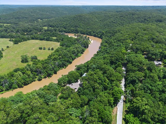 37 Wild Horse Lane, Galena, MO 65656