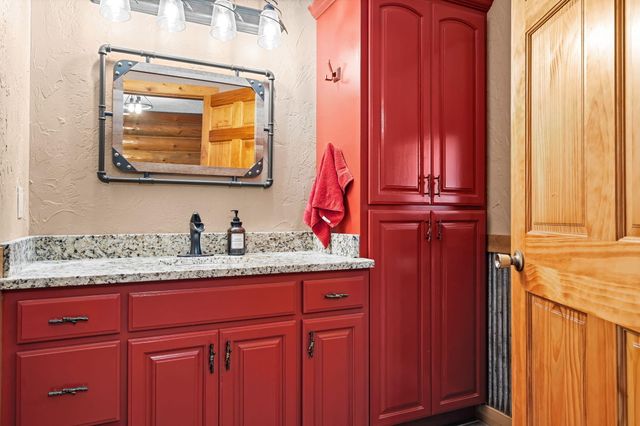 37 Wild Horse Lane, Galena, MO 65656