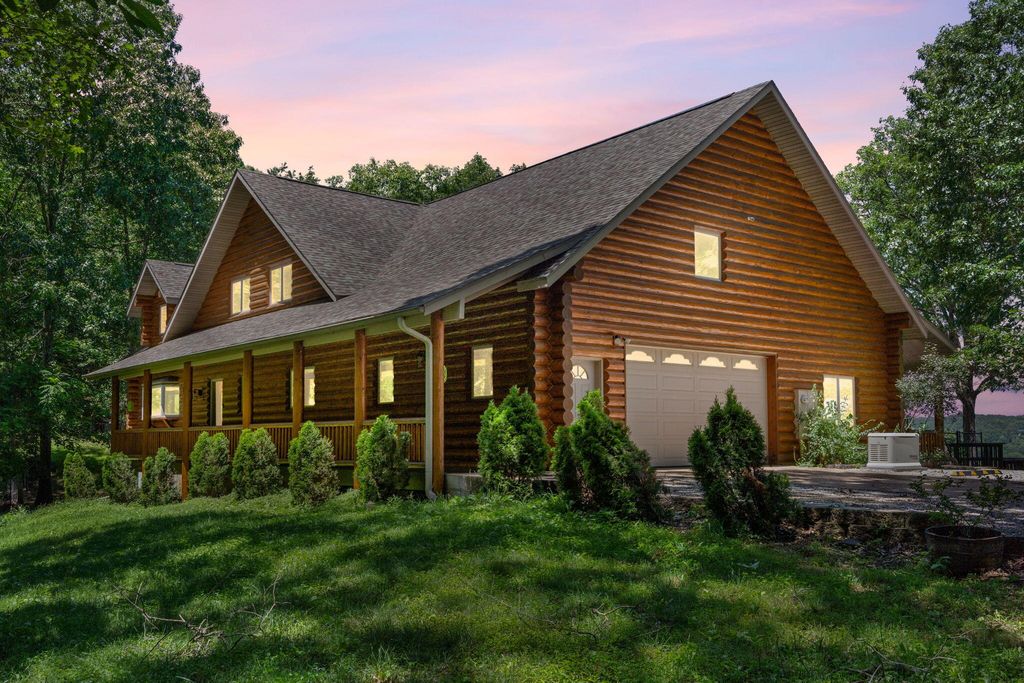 37 Wild Horse Lane, Galena, MO 65656