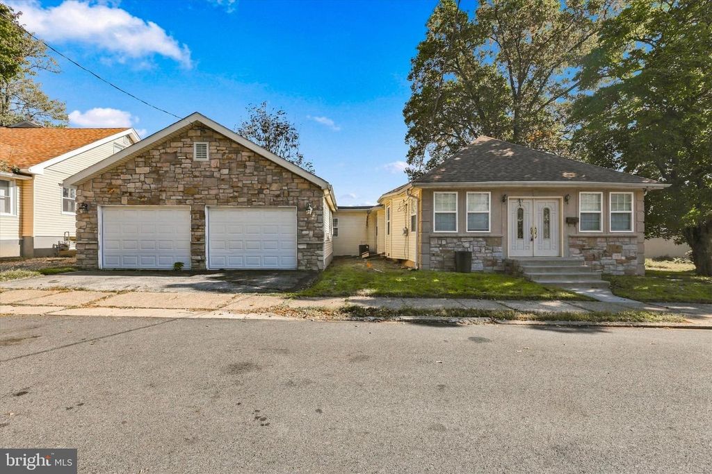 629 GREENHILL RD, SHARON HILL, PA 19079 — exterior