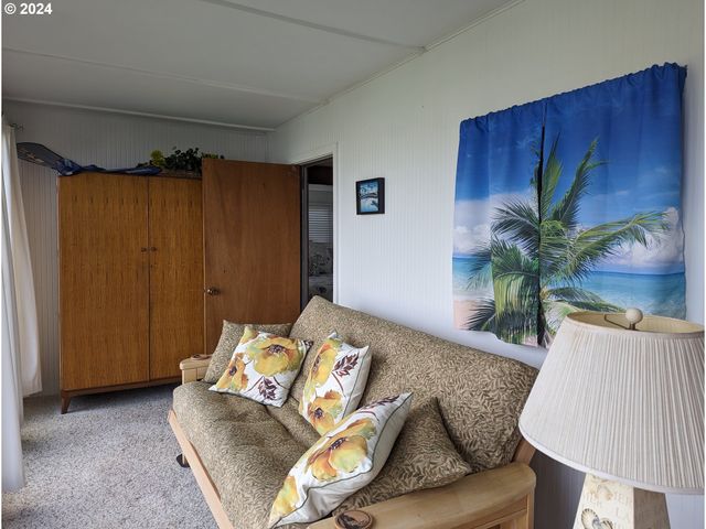 88565 2ND Ave, Florence, OR 97439