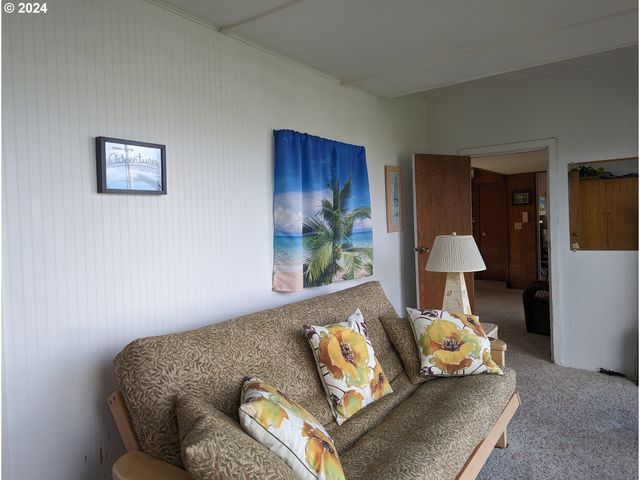 88565 2ND Ave, Florence, OR 97439