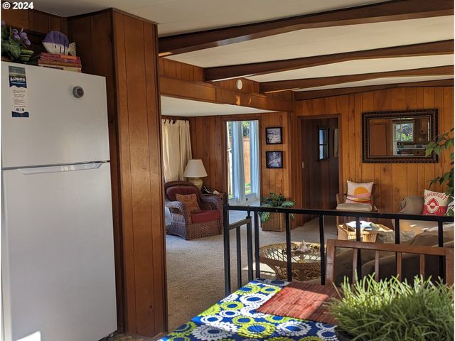 88565 2ND Ave, Florence, OR 97439