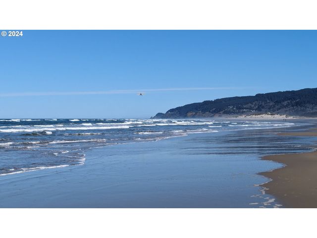 88565 2ND Ave, Florence, OR 97439