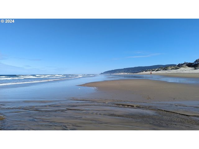 88565 2ND Ave, Florence, OR 97439