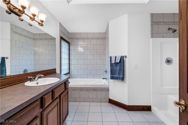 4000 Shields Road, Canfield, OH 44406