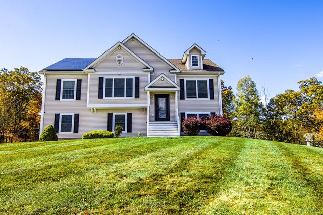 5 Deangelis Drive, Monroe, NY 10950