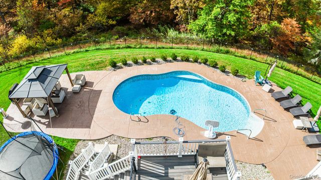 5 Deangelis Drive, Monroe, NY 10950