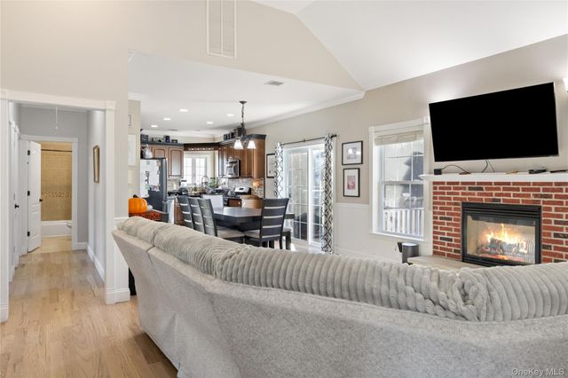 5 Deangelis Drive, Monroe, NY 10950