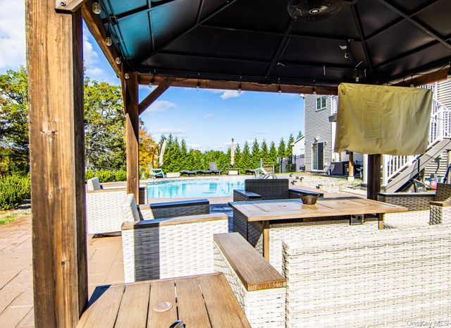 5 Deangelis Drive, Monroe, NY 10950