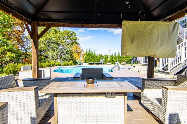 5 Deangelis Drive, Monroe, NY 10950