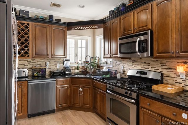 5 Deangelis Drive, Monroe, NY 10950