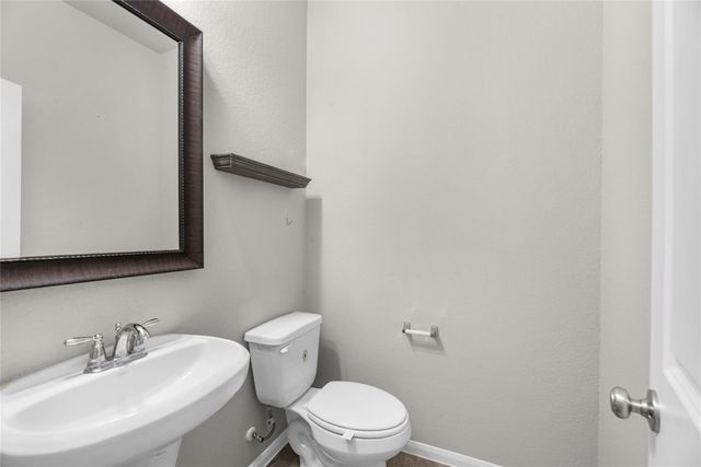 5718 Oakhurst Trail, Pasadena, TX 77505